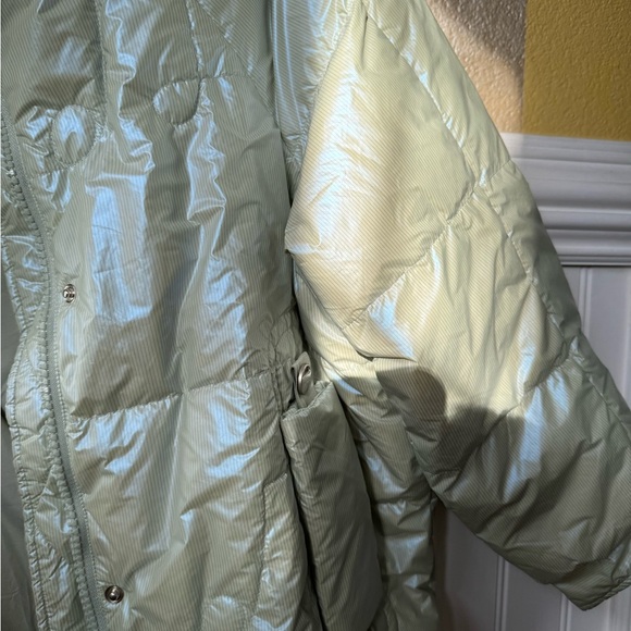 Women's Shiny Puffer Coat - Picture 2 of 5